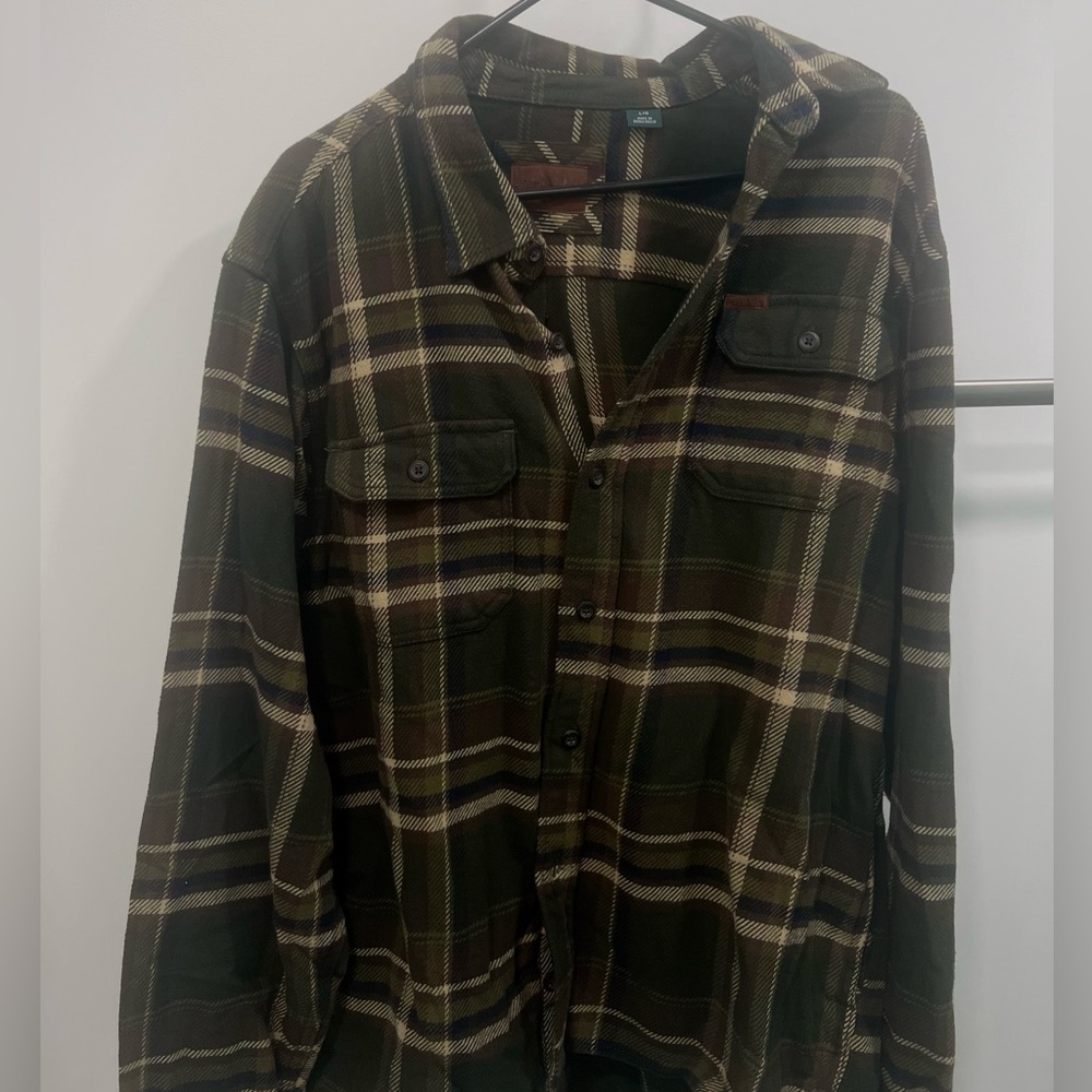 Orvis Flannel Shirt in a size L